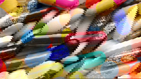 الصحة: لاصقات إلكترونية على مليار علبة دوائية لعرض الأسعار الرسمية