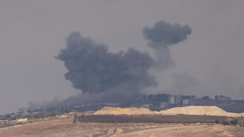 الجيش اللبناني سلم لجنة مراقبة اتفاق وقف إطلاق النار أسلحة لـ"حزب الله"