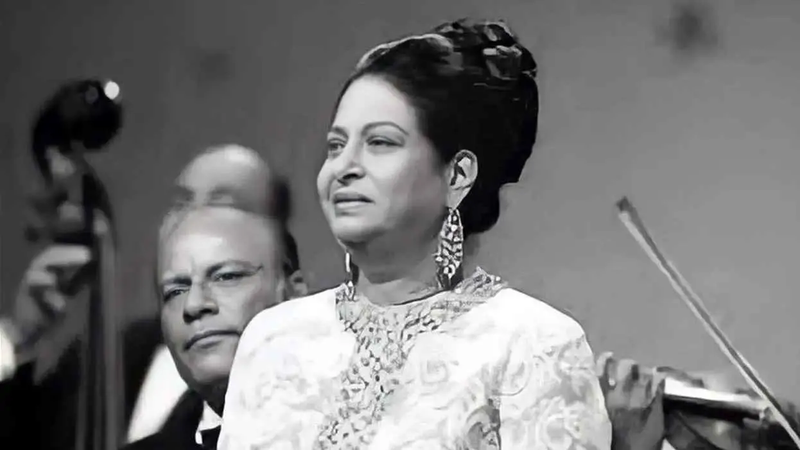 تكريم "أم كلثوم".. هل يُعسّر مهمة منى زكي في "الست"؟