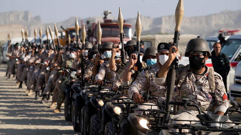 الجيش الإيراني يتسلم سفينة حربية جديدة وأسطولا من المسيّرات