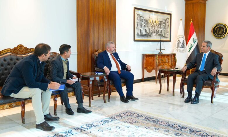 القاضي زيدان وسفير الاتحاد الاوروبي بالعراق يناقشان برامج البعثة في تقديم الخبرات القانونية