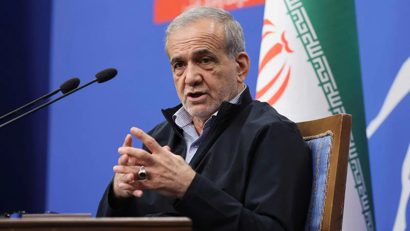 "لا نسعى لسلاح نووي".. بزشكيان يحذر ترامب من الحرب على إيران