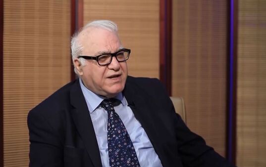 مستشار رئيس الوزراء: التصريح الجمركي الإلكتروني يمنع التهريب ويحد من الفساد والرشوة