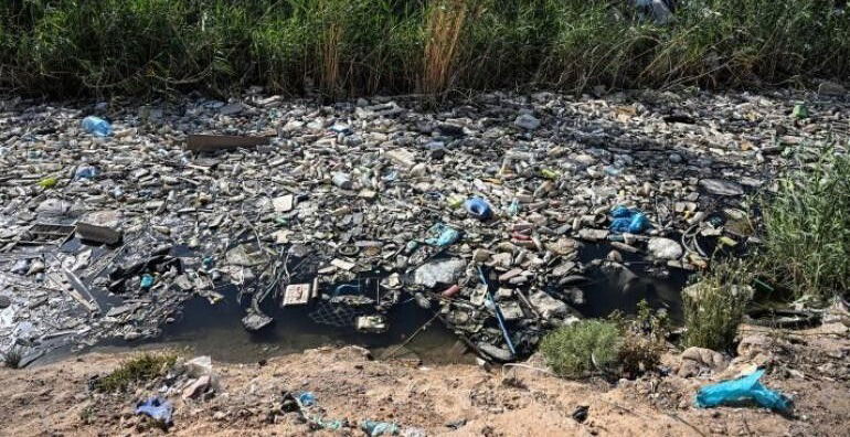 تلوّث أنهار العراق يصل مستويات كارثية وسط تقاعس الجهات المعنية وحياة الملايين مهددة