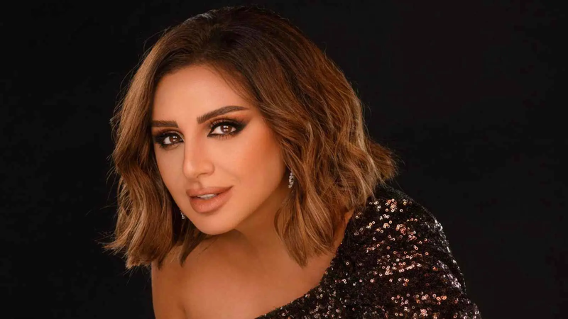 "صوت مصر".. أنغام تحسم جدل مقارنتها بشيرين