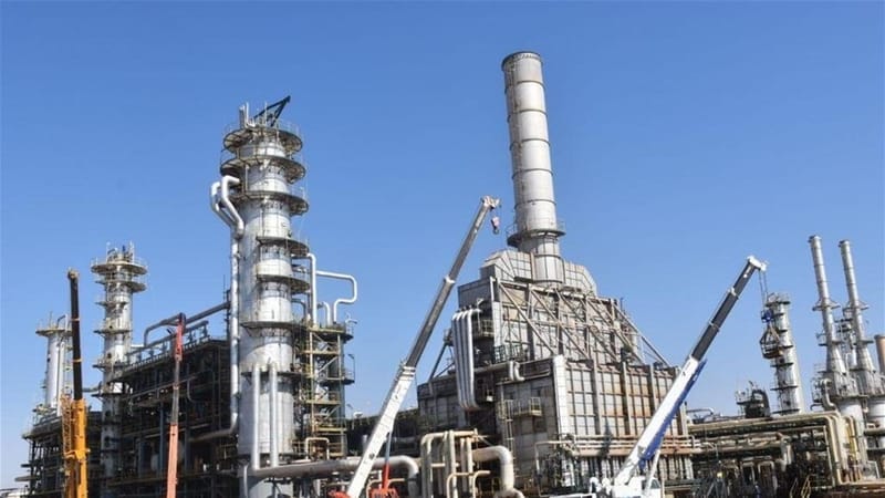 سقطوا من اعلى خزان للنفط.. مصرع واصابة ثلاثة من عمال الصيانة بمصفى بيجي