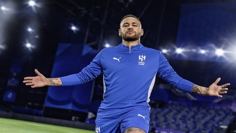 سانتوس يكرم نيمار بمنحه قميص "الملك"