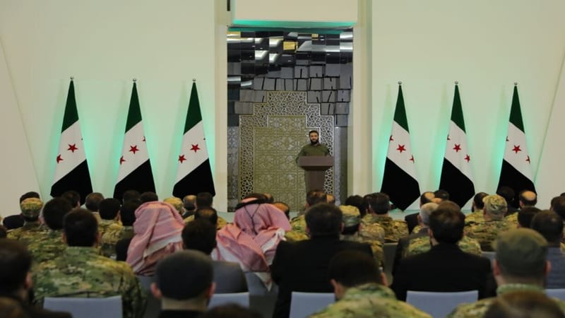 تعرف إلى الفصائل السورية المسلحة التي حلت نفسها ونصبت الشرع رئيسا