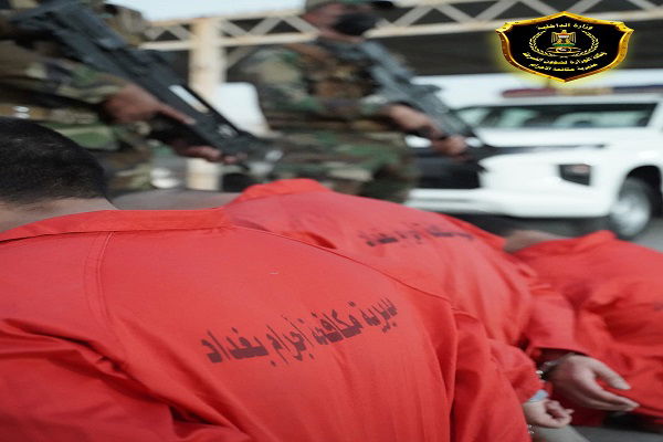 بعملية نوعية ..الإطاحة بعصابة تخطط لسرقة منافذ “الكي كارد”