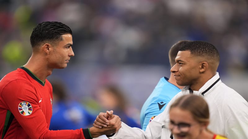 رونالدو يوجه نصيحة لجماهير ريال مدريد بشأن مبابي ويطلب من الأخير اللعب على طريقته