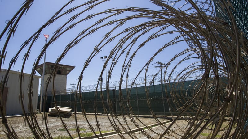 السلطات الأمريكية تجهّز قاعدة غوانتانامو لترحيل المهاجرين إليها