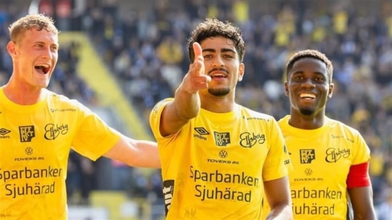 أصوله عراقية ويلعب في السويد.. هل سيمثل "أحمد قاسم" المنتخب العراقي قريباً؟