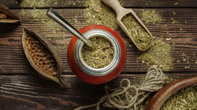 عكس الشاورما.. مشروب "المتة" يعود مع اللاجئين السوريين من تركيا