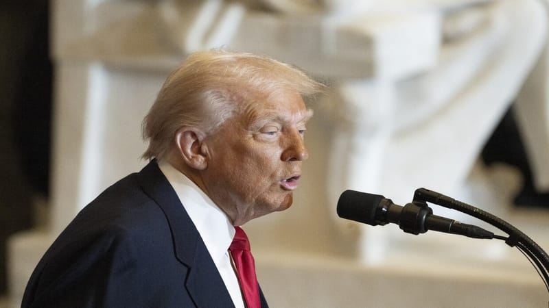 "عائدون إلى البلاستيك!".. ترامب يعتزم توقيع أمر تنفيذي يتعلق بمصاصات الشرب الورقية