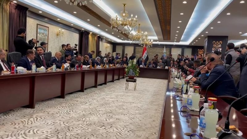 الحكومات المحلية ودورة الإقالات المستمرة.. كيف يسير صراع الأحزاب من بغداد إلى المحافظات؟