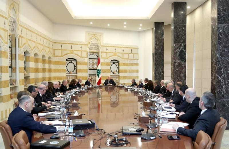 "أنتم خدام الشعب".. الحكومة اللبنانية الجديدة تعقد أولى جلساتها برئاسة عون