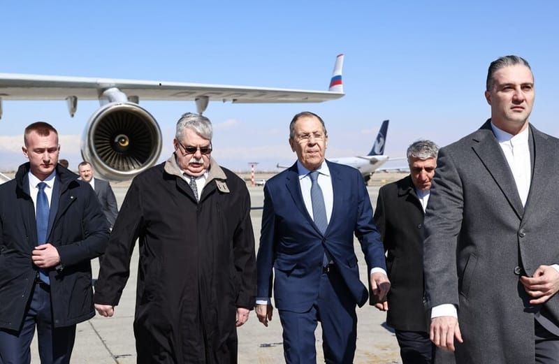 لافروف يصل إلى طهران في زيارة عمل