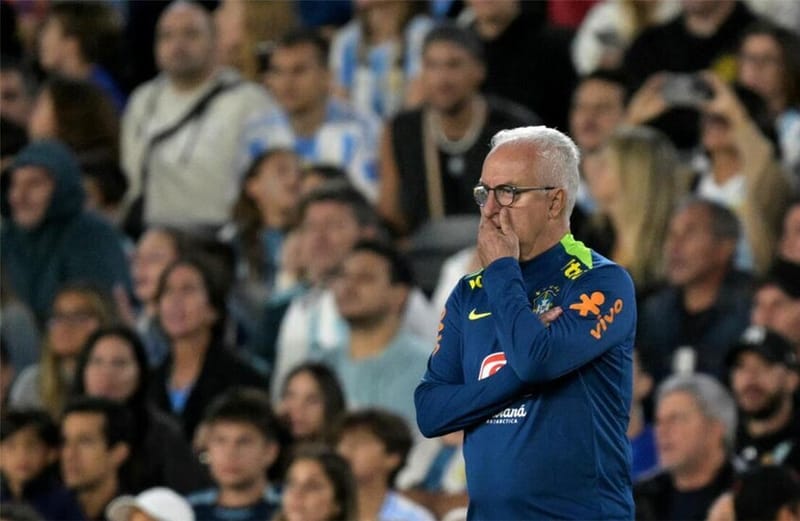 بعد فضيحة الأرجنتين.. إقالة مدرب المنتخب البرازيلي