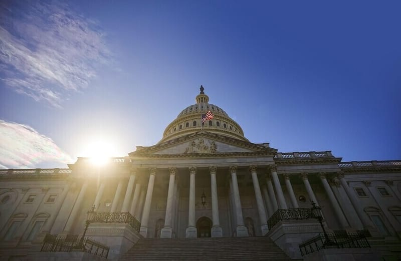 الشيوخ الأمريكي يمرر قانون ترامب للإعفاءات الضريبية وخفض الإنفاق