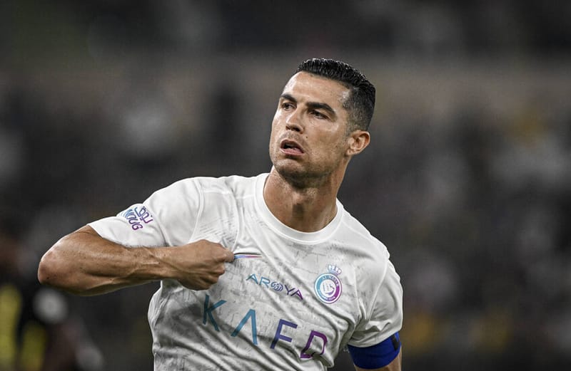 بسبب رونالدو.. مطالبة بـ"حذف" 4 ألقاب من تاريخ الهلال السعودي