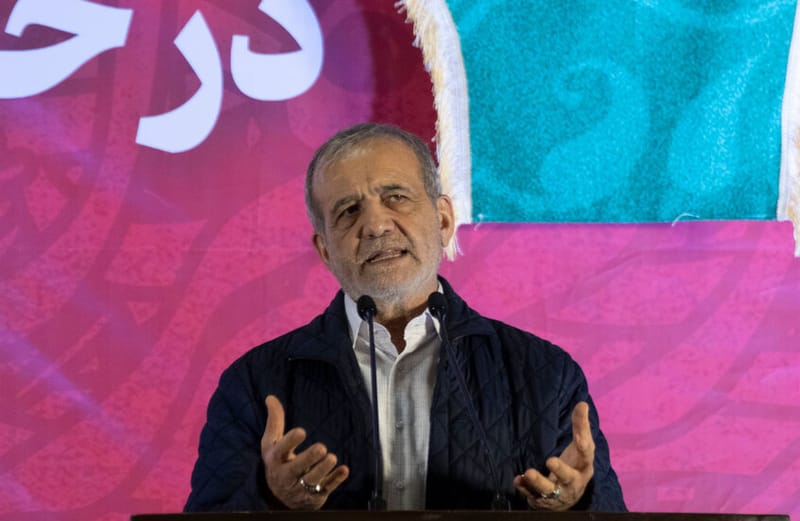 الرئيس الإيراني: خامنئي سمح بمفاوضات غير مباشرة فقط لأننا لا نثق بواشنطن