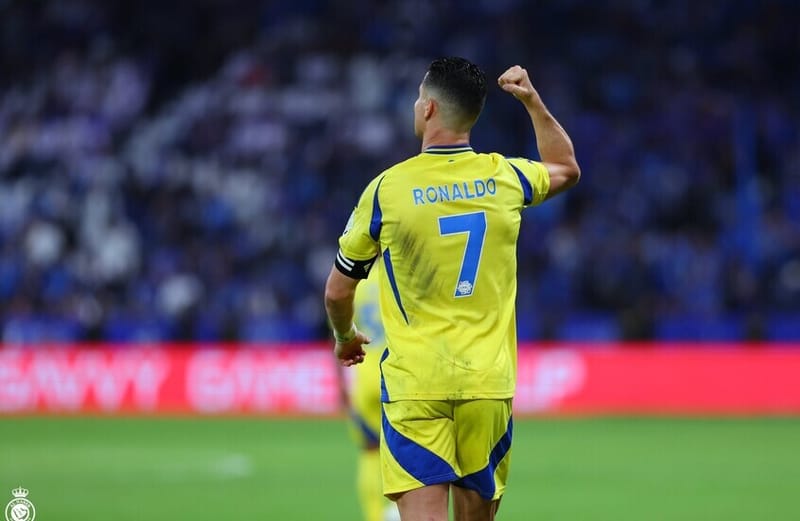 فابرزيو رومانو يحسم الجدل حول حقيقة مشاركة رونالدو بكأس الأندية ومزاملة ميسي