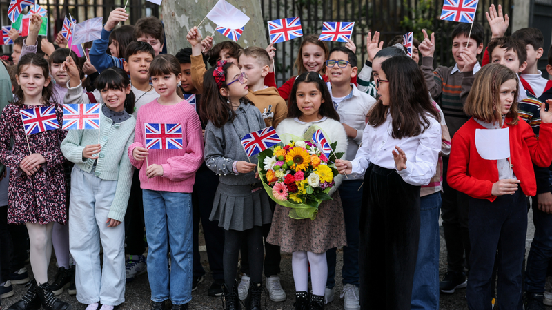 إلغاء احتفالات "الفصح" بمدرسة بريطانية يفتح النار على مسؤول مسلم