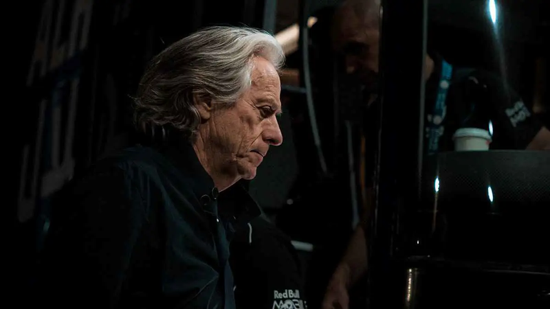 هل تتجه إدارة الهلال السعودي لشكوى جيسوس في "فيفا"؟