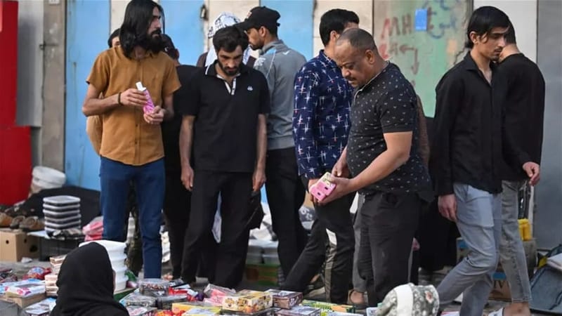 إيراد يوم واحد يعيّشهم لأسبوع.. البسطيات الإيرانية تتجاوز عقوبات واشنطن بـ"أسواق البصرة"