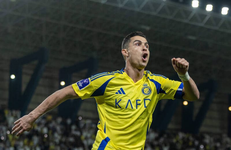 رونالدو يتصدر قمة الدوريات برقم قياسي تاريخي