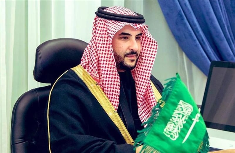 وزير الدفاع السعودي يصل إلى طهران