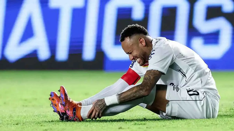 مجبر على الاعتزال.. هل انتهى نيمار فنيًّا؟