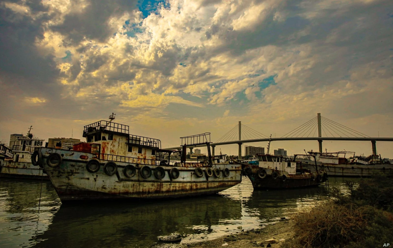 المياه التي تصل للمنازل ملوثة وغير صالحة للاستهلاك.. ملايين البصريين أمام تهديد وجودي