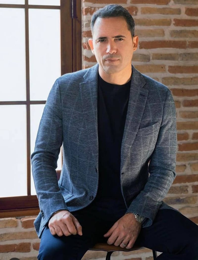 ظافر العابدين مفاجأة طارق العريان في فيلمه الجديد