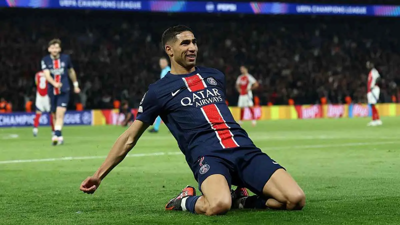 يا له من لاعب.. هالاند يفاجئ أشرف حكيمي