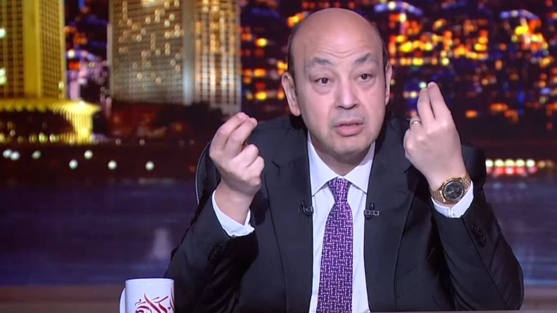 عمرو أديب يكشف سبب خلاف بوسي شلبي وأبناء محمود عبد العزيز