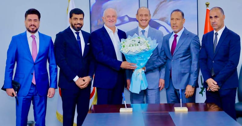 ارنولد يحدد موعد تجمع المنتخب العراقي في قطر ويراقب جولتين من الدوري