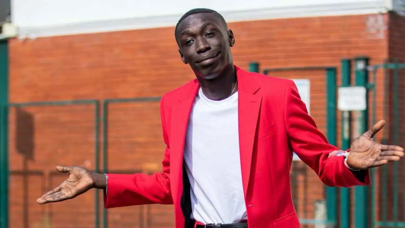 التيكتوكر الأشهر عالميا يغادر الولايات المتحدة طوعا