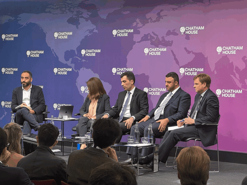 العراق في قلب التوازنات.. «تشاتام هاوس» يناقش خياراته الحرجة وسط توتر أمريكي إيراني