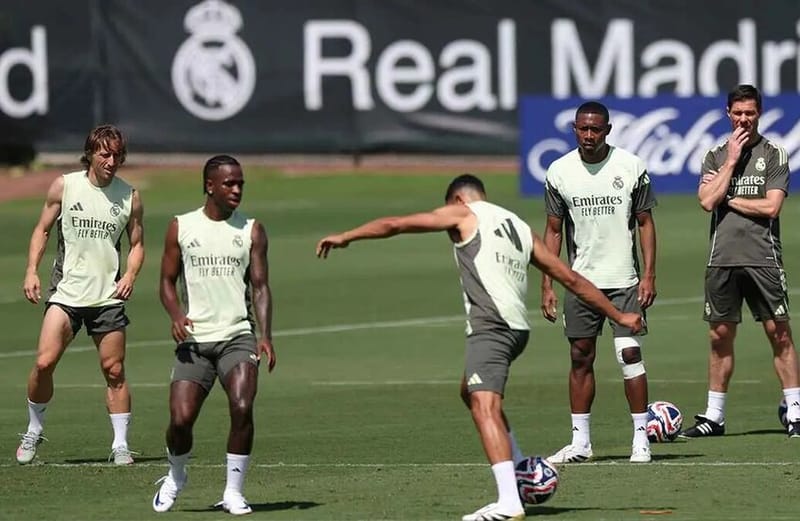 "من لا يركض لن يشارك".. رسالة تحذيرية من ألونسو لنجوم ريال مدريد قبل مواجهة الهلال السعودي