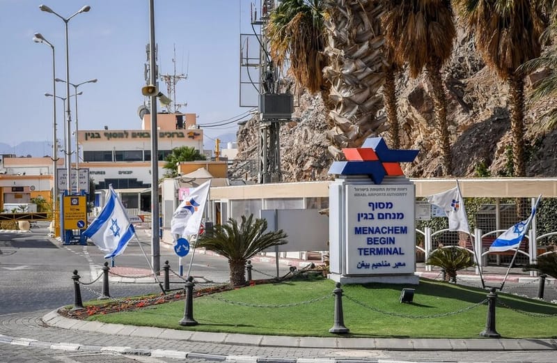 الإعلام العبري: الإسرائيليون يهربون من القصف الإيراني إلى أوروبا عبر سيناء