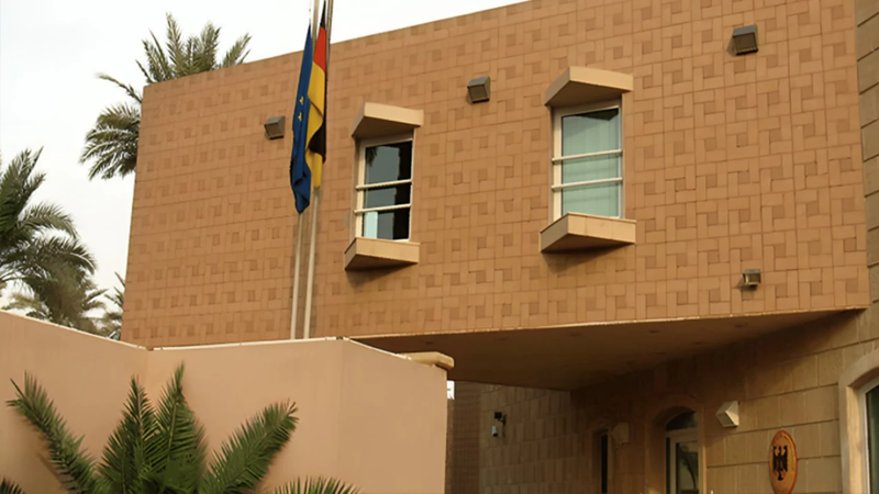 عراقيون يستعدون لتظاهرة أمام السفارة الألمانية في بغداد استنكاراً لدعم الدول السبع لإسرائيل