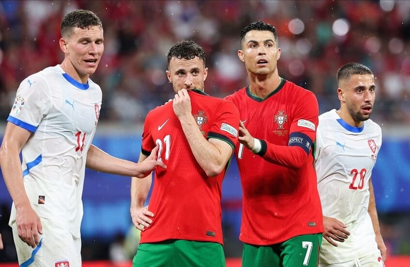 لا يصدق.. رونالدو يعبر عن صدمته بوفاة زميله ديوغو جوتا!