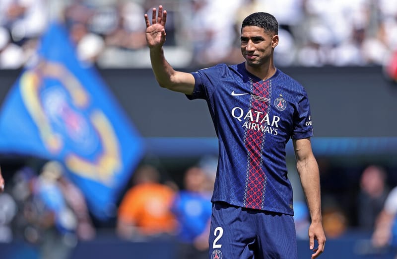 بعد سحق ريال مدريد.. أشرف حكيمي يهدي قميصه لأسطورة "الملكي"