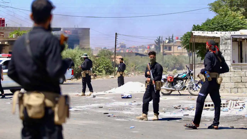 مبعوث ترامب: على جميع الفصائل السورية إلقاء السلاح فورا