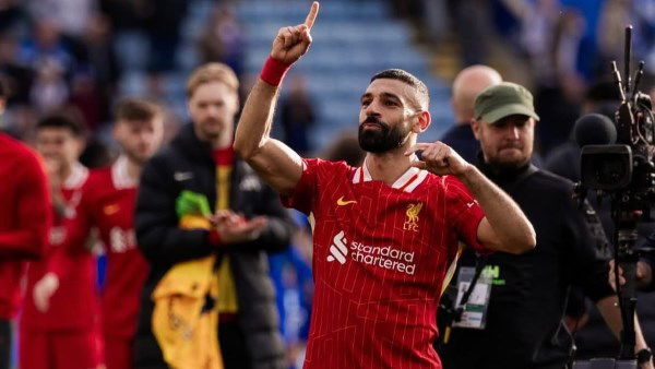 محمد صلاح يتفوق على أساطير الدوري الإنجليزي برقم قياسي جديد