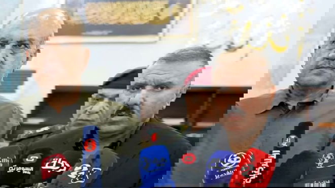 وزيرا الداخلية والدفاع يؤكدان على استمرار تنسيق الجهود لغاية انتهاء مراسيم الزيارة الأربعينية