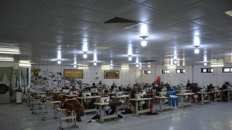 العدل: سجون العراق تحولت من أماكن احتجاز إلى ورش للإصلاح والتأهيل (صور)