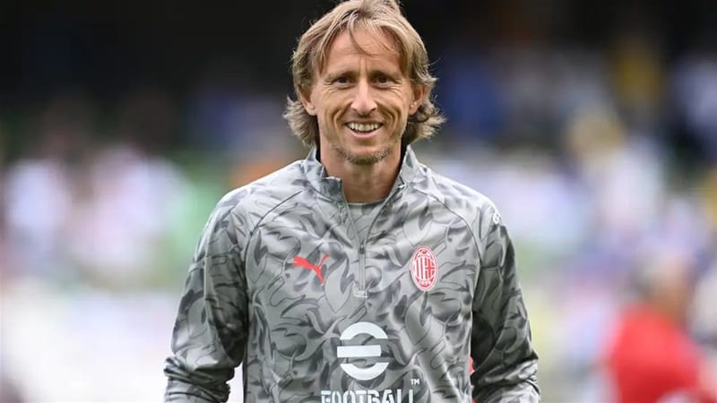 بالصورة.. مودريتش يظهر للمرة الأولى بقميص ميلان