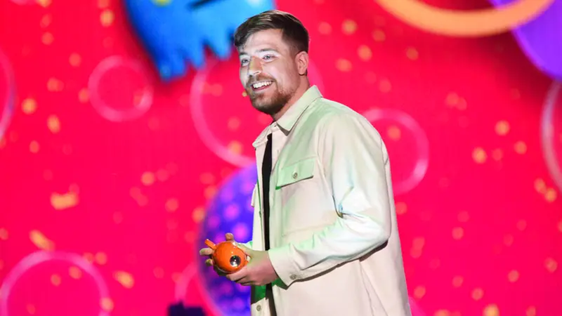 مستر بيست" يخطط لإطلاق شركة لخدمات الهاتف المحمول